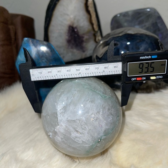 Large 93.5mm 2.5lbs Agate Geode Crystal Sphere with Chlorite. - Picture 5 of 5